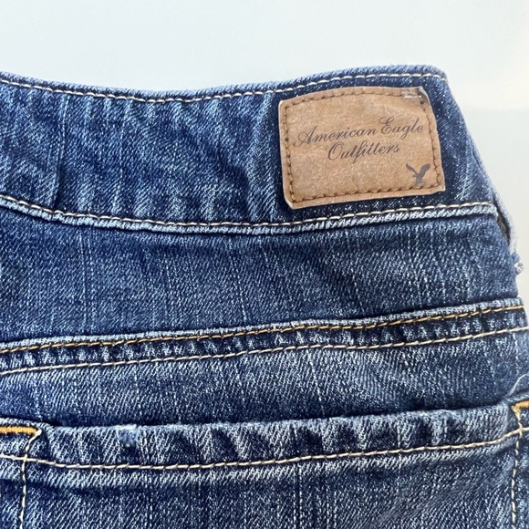American Eagle Short Womens 2 Medium Wash 3” Low Rise Distress Y2K Summer Casual - Picture 9 of 10